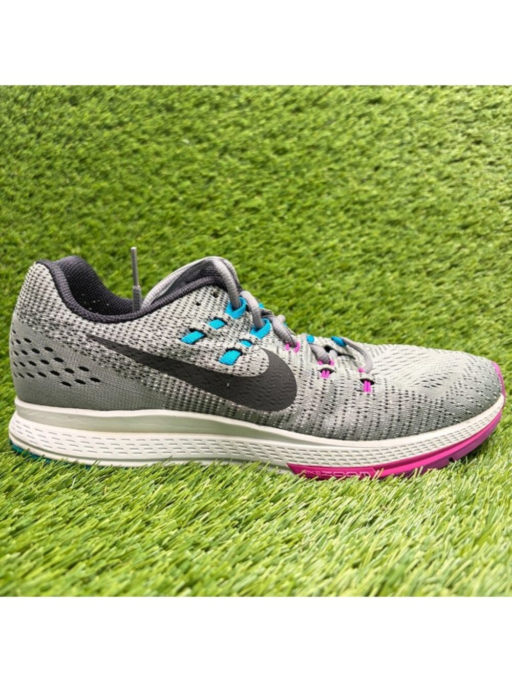 Nike Air Zoom Structure 19 Womens Size 10.5 Gray Pink Running Shoes Sneakers